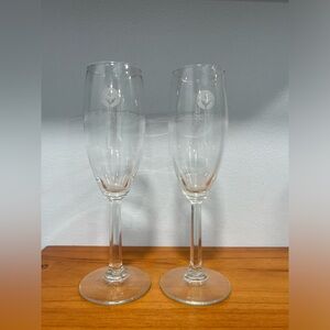 FOUR SISTERS INNS Lot Of 2 Champagne Flutes Pre Loved EXCELLENT
